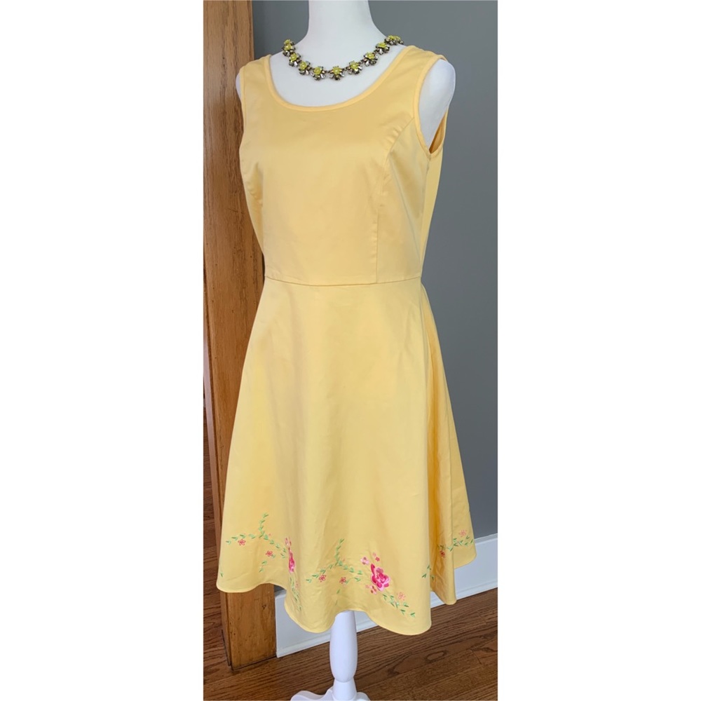 Amanda Smith yellow dress w/ embroidery
